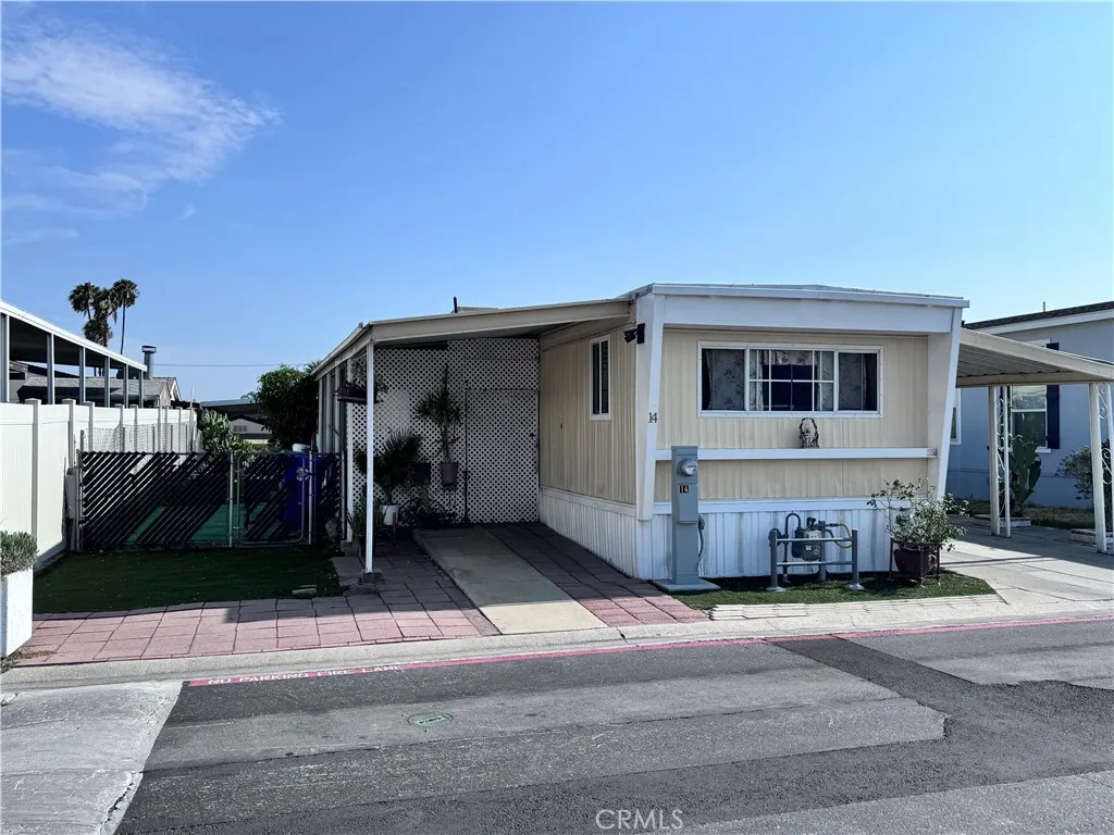 16860 Slover, Fontana, California 92337 — photo 4