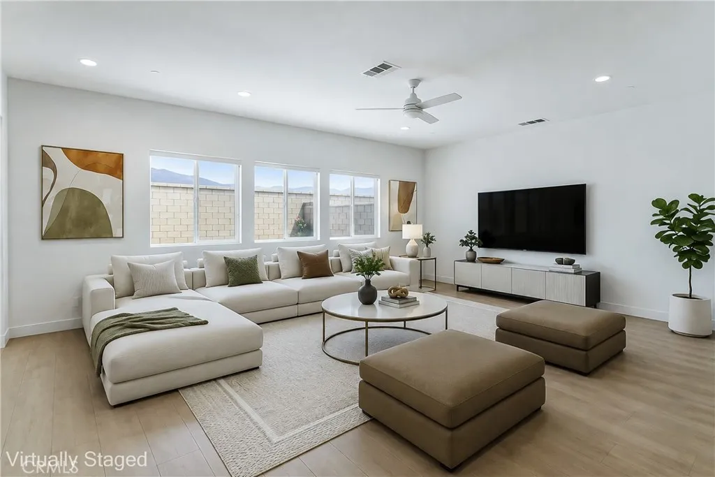 15740 Parry Peak Drive, Fontana, California 92336 — photo 4
