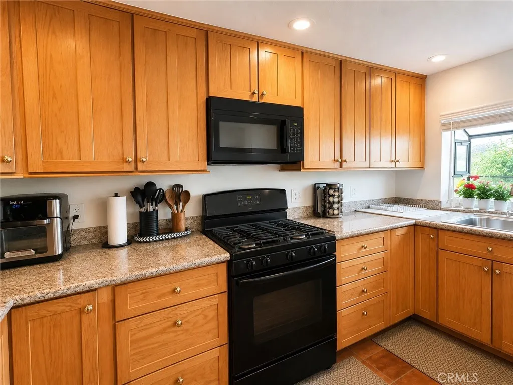 376 E 12th, Beaumont, California 92223 — photo 4