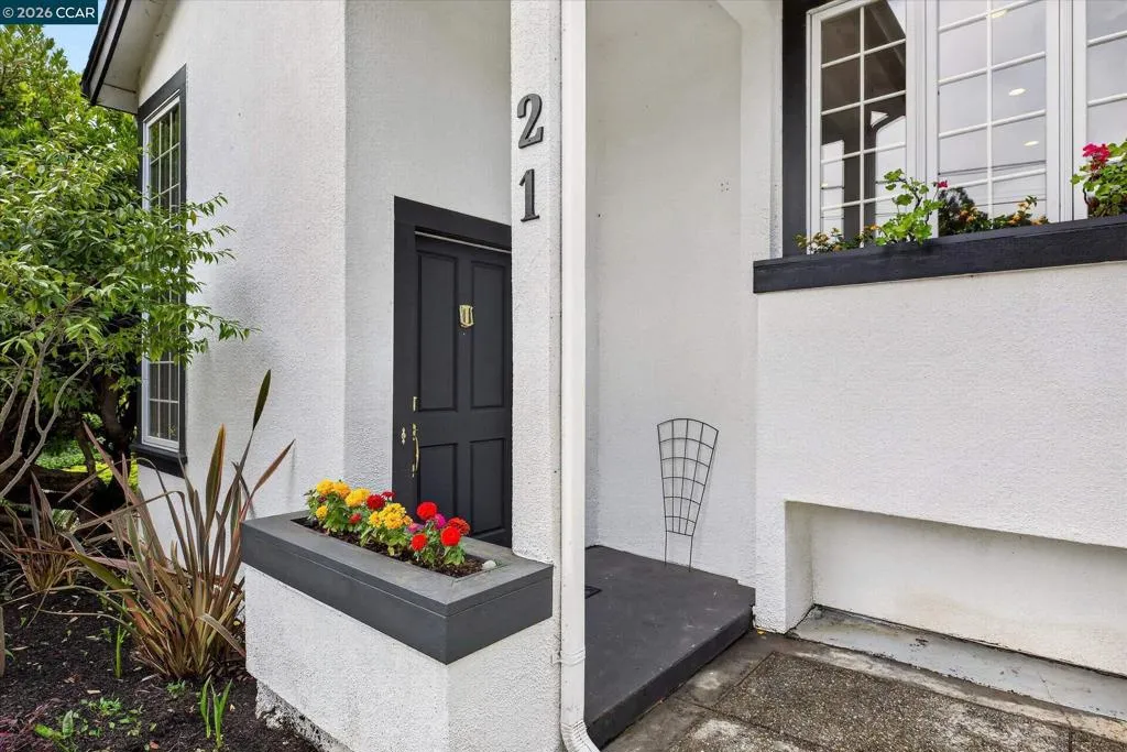 21 Camino Del Diablo, Orinda, California 94563 — photo 4