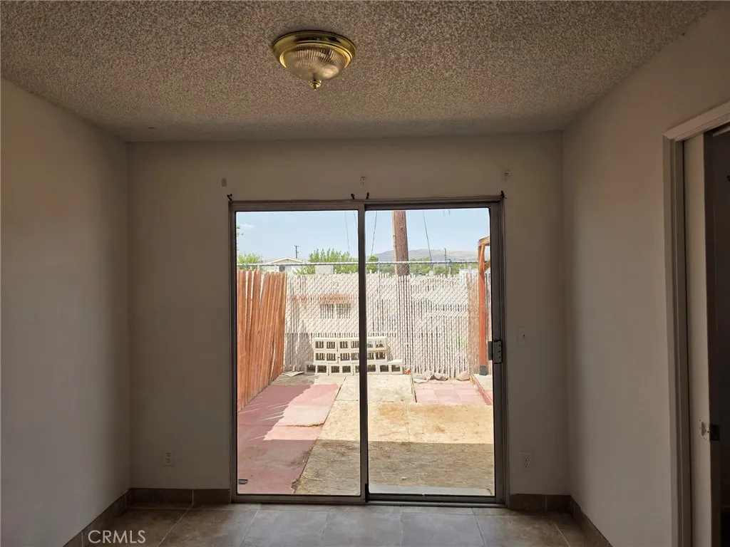 751 Higgins Road 1, Barstow, California 92311 — photo 5