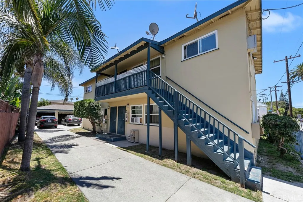 92 E Louise, Long Beach, California 90805 — photo 4