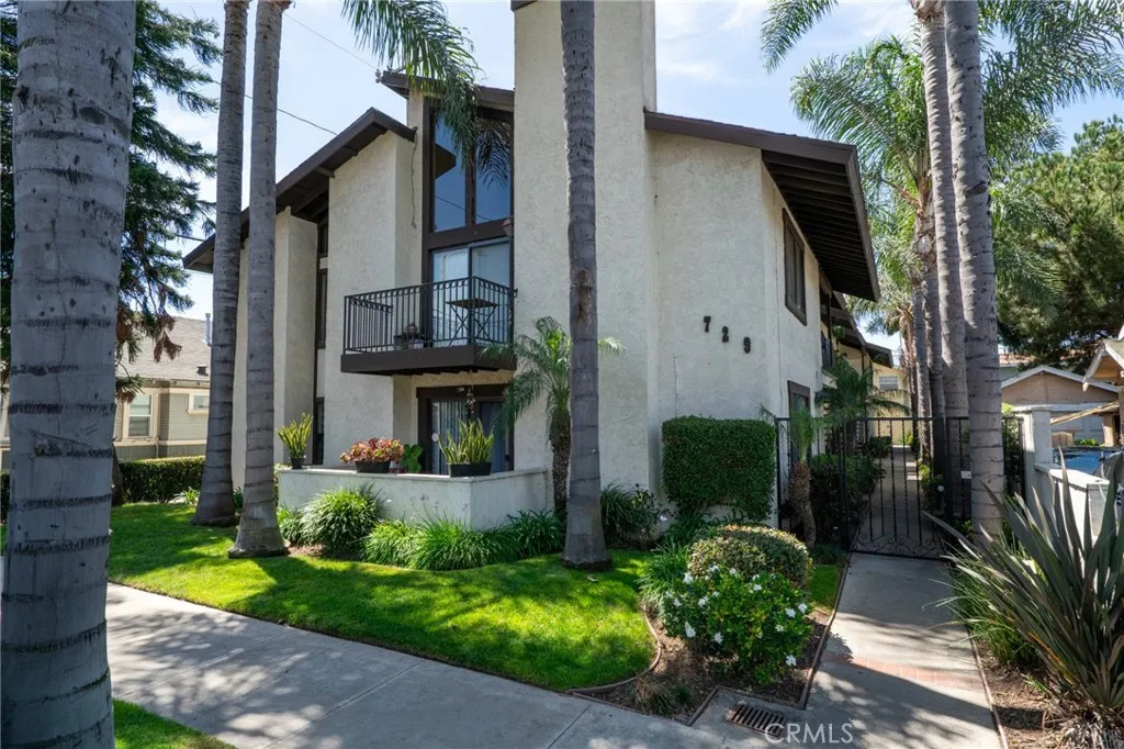 729 Freeman Ave