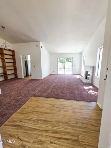 Interior_entry 2