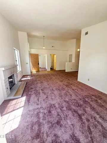 Interior_entry 3