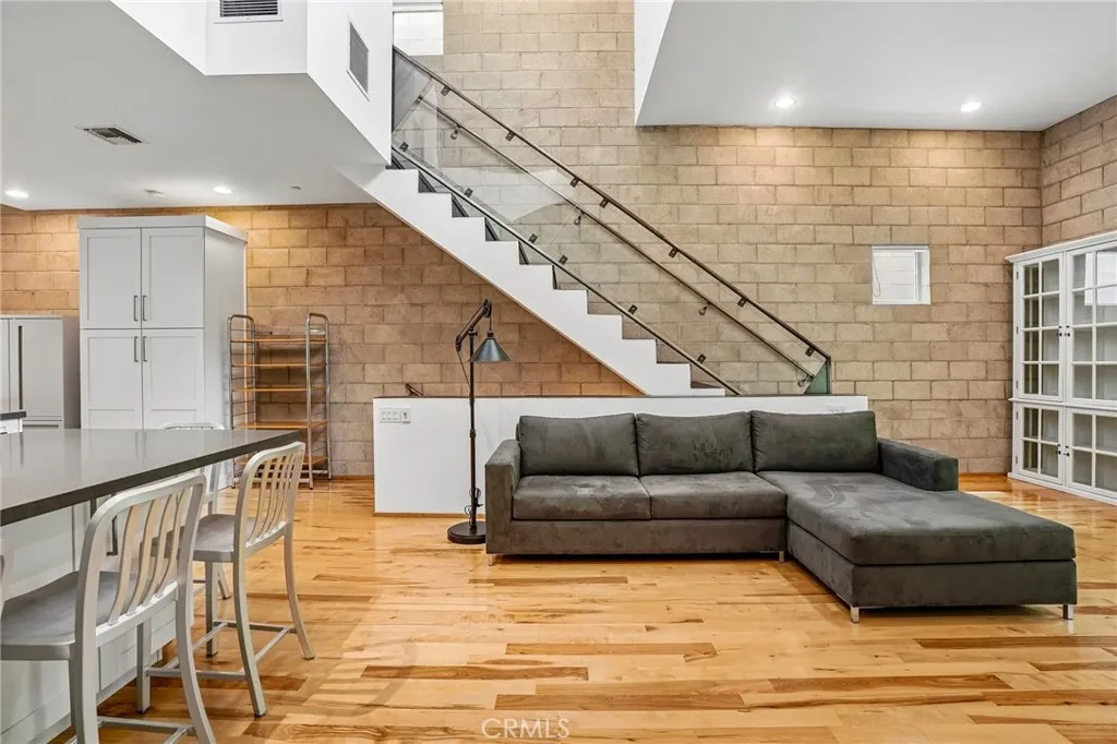 717 N Highland Avenue 21, Los Angeles, California 90038 — photo 4