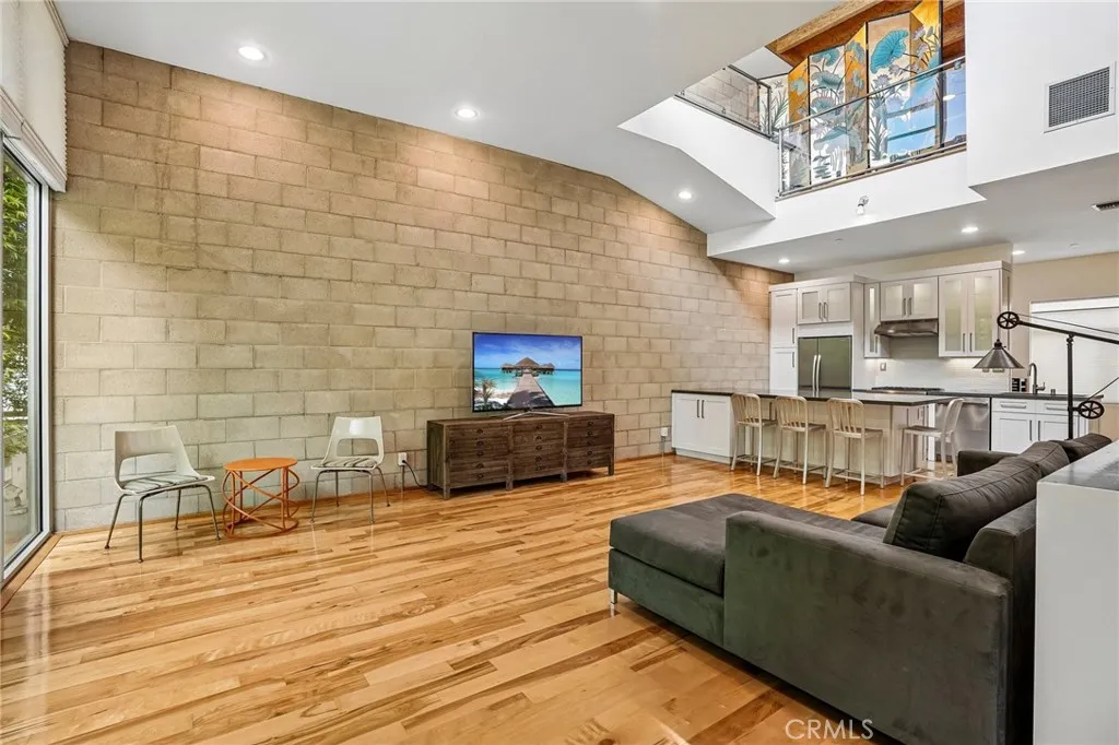 717 N Highland Avenue 21, Los Angeles, California 90038 — photo 5