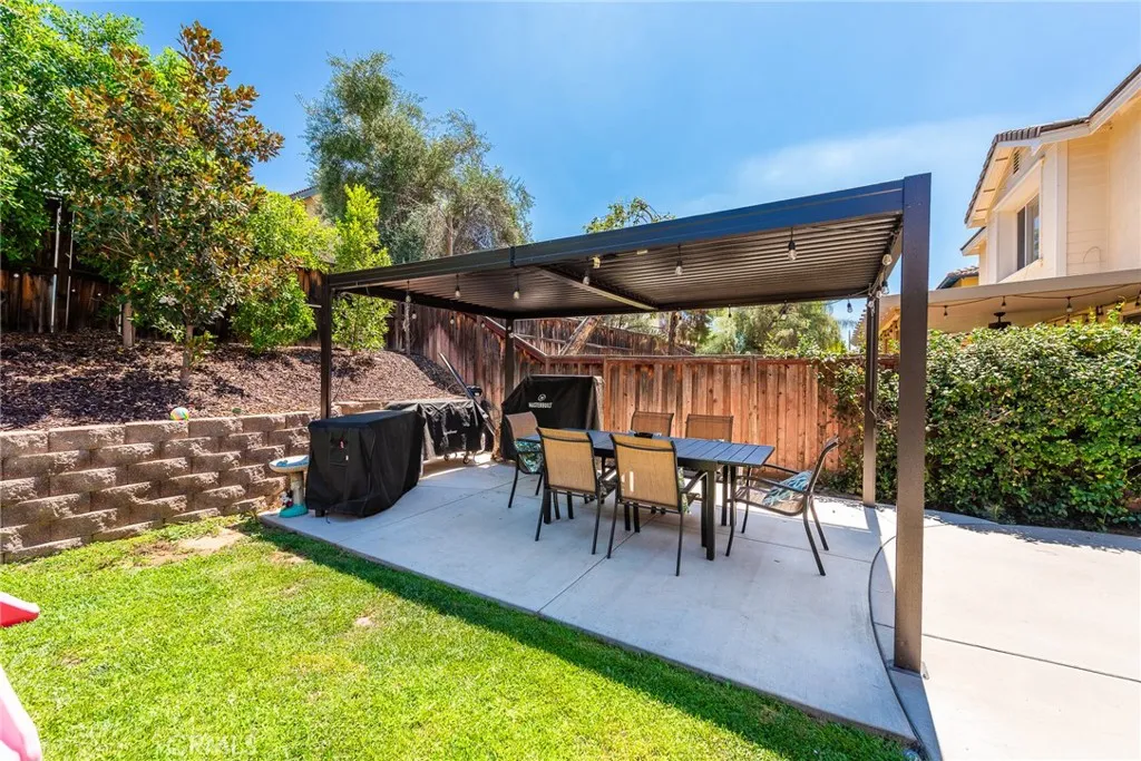 33320 Wallace, Yucaipa, California 92399 — photo 5
