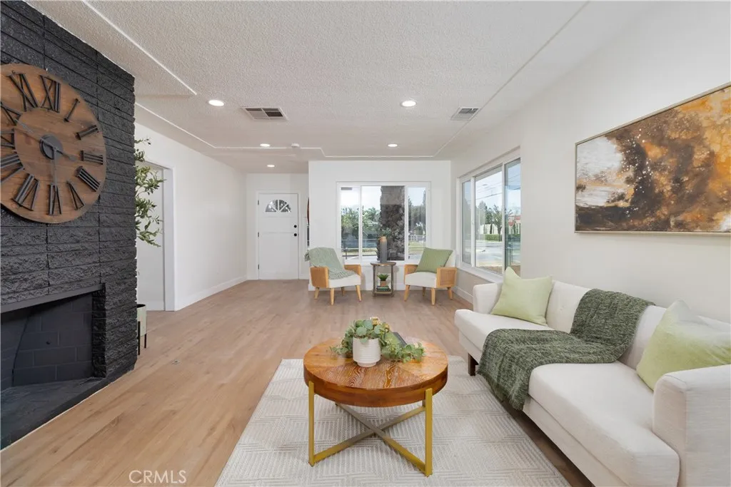 310 E Mariposa, Rialto, California 92376 — photo 5