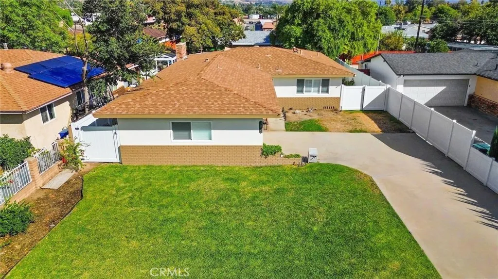 3025 N Alameda