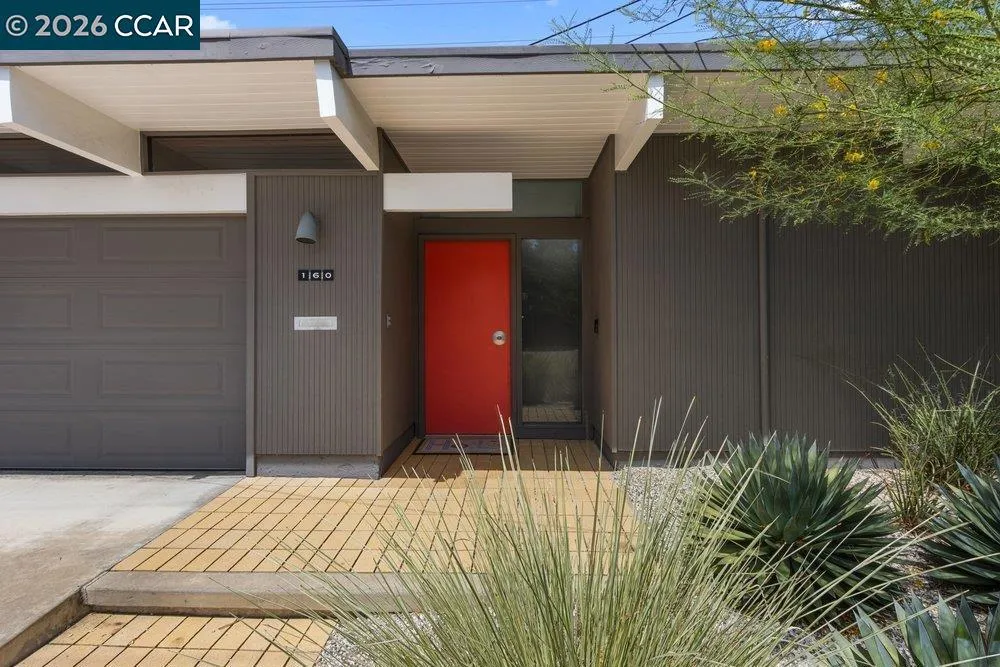 160 Los Cerros Ave