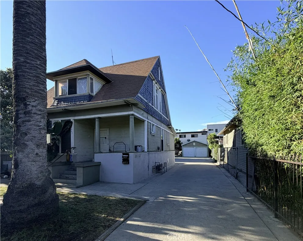 1497 W 27th