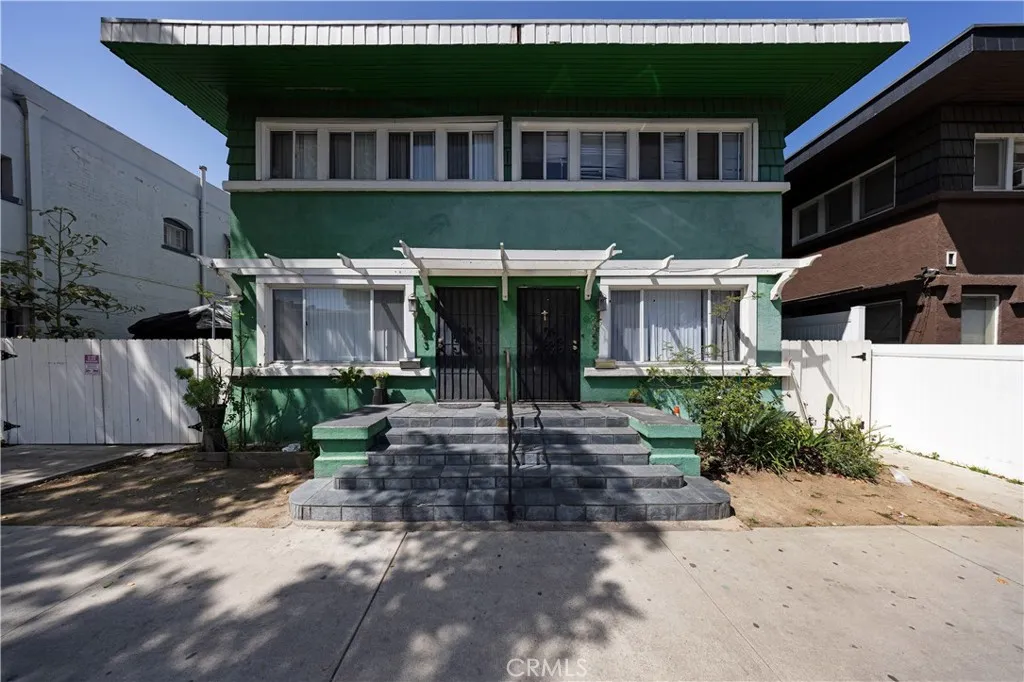 643 Elm Ave