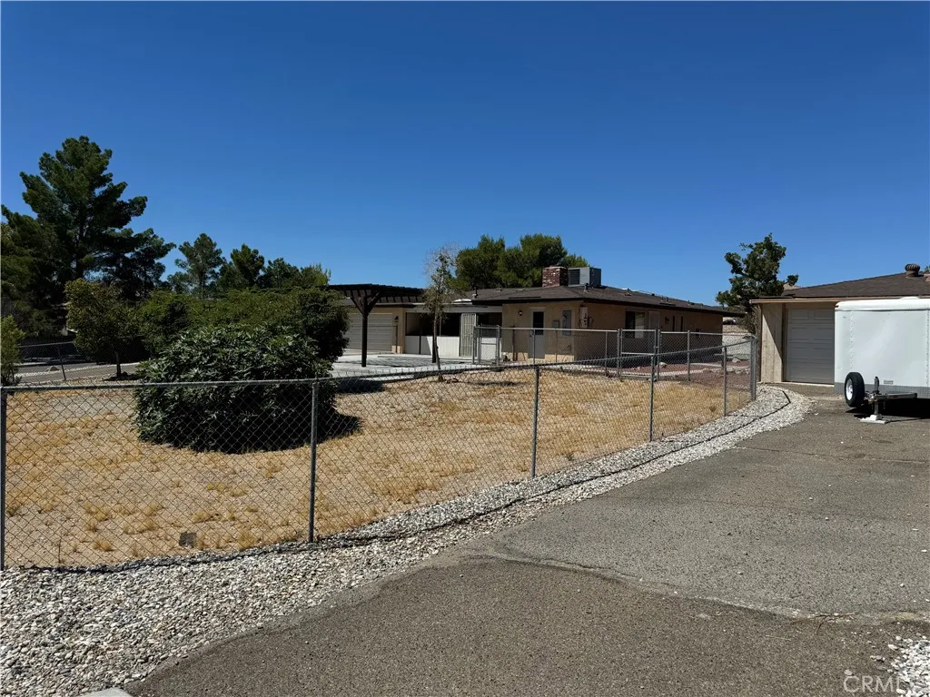 16339 Wato Road, Apple Valley, California 92307 — photo 4