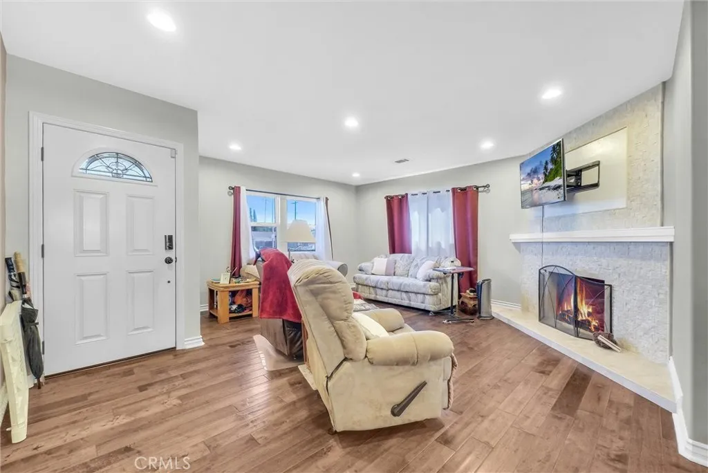 658 N Milford, Orange, California 92867 — photo 5