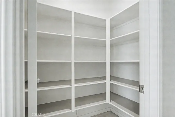 Unlimited storage space pantry