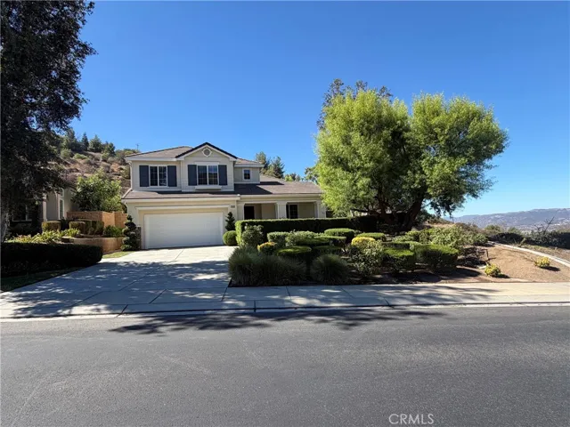 Beautifully landscaped Front Yard
