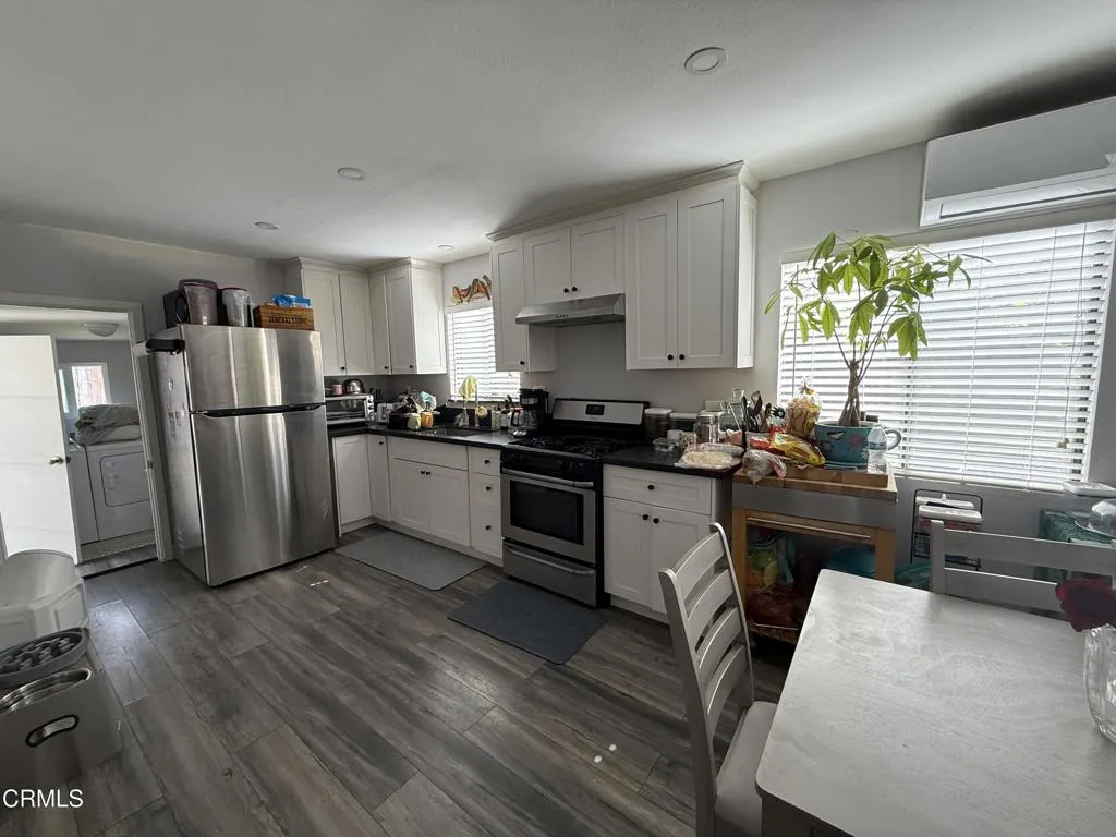 301 W Adams Ave