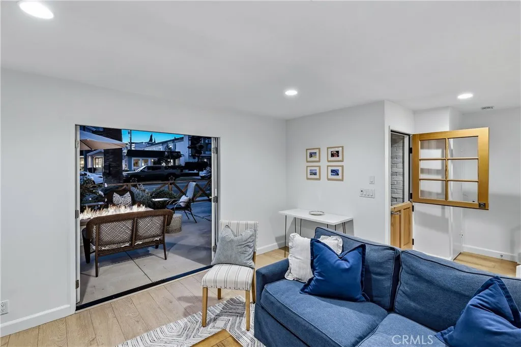 602 602.5 Marguerite 1-2, Corona Del Mar, California 92625 — photo 5