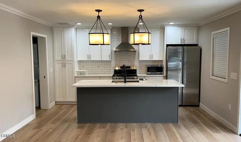 Interior Kitchen - 137 N. Oak