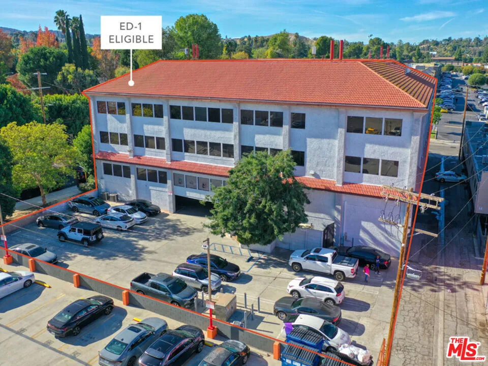 5530 Corbin Ave