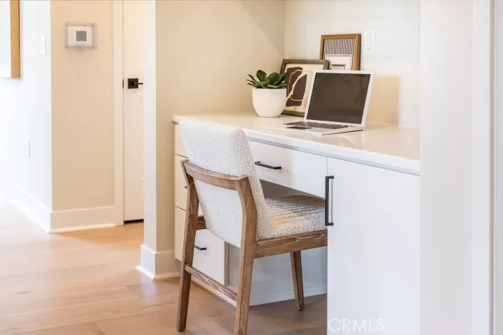 model home- optional hall desk