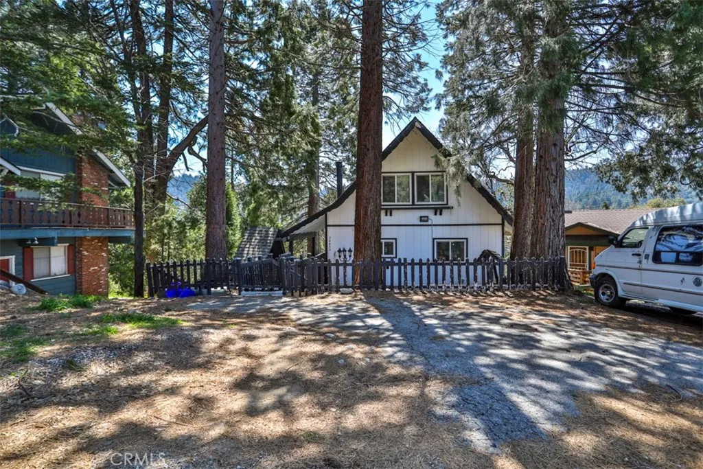 24833 Matterhorn Court, Crestline, California 92325 — photo 5