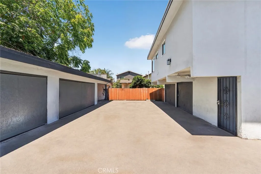 823 Lagoon, Wilmington, California 90744 — photo 4