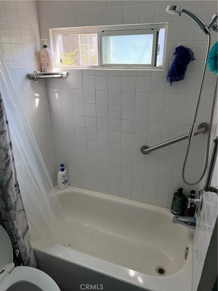 Bath-shower/tub Bath-shower/tub