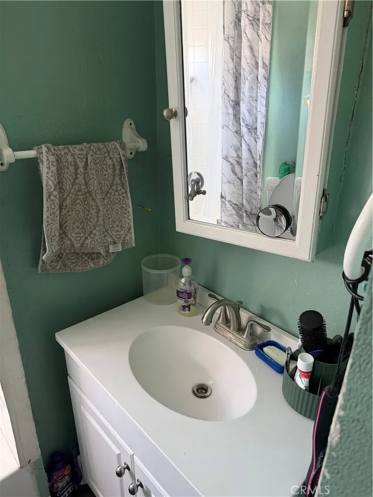 Bath/sink vanity Bath/sink vanity