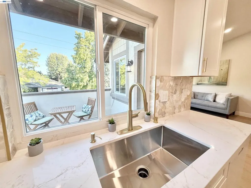 136 Hackamore Ln, Fremont, California 94539 — photo 5