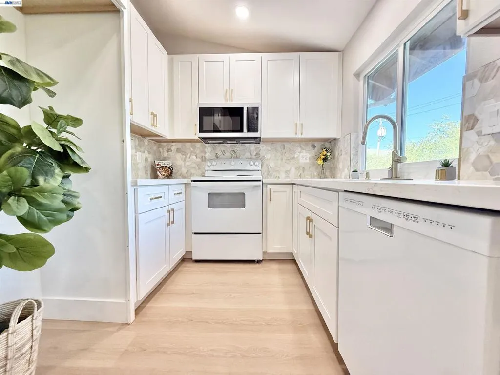 136 Hackamore Ln, Fremont, California 94539 — photo 4