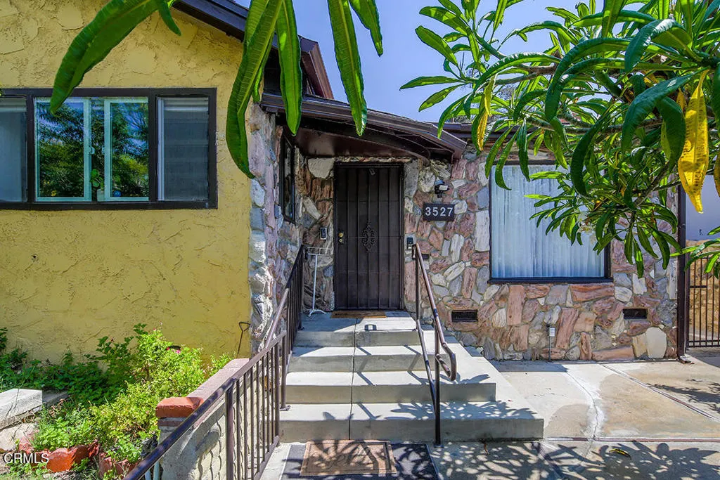 3527 Fairchild St