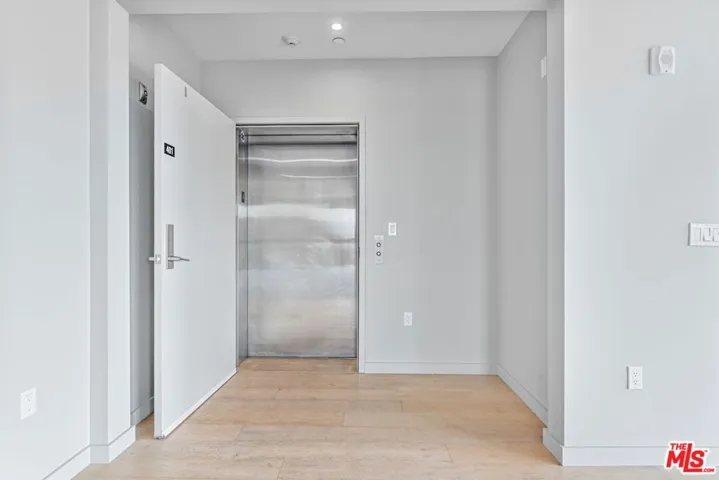 Direct to Floor Elevator Entra