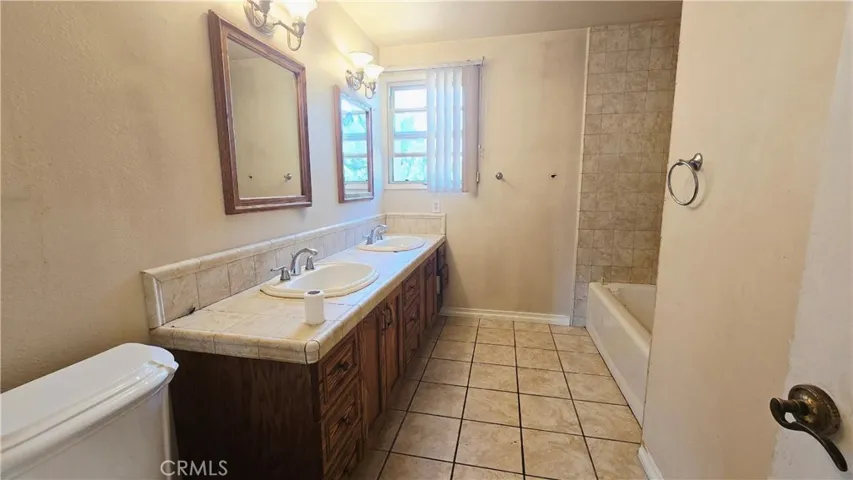 2800 Hill, Oxnard, California 93035 — photo 4