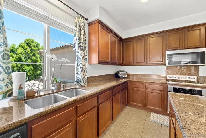 2205 Andalusia Lane 6, Chula Vista, California 91915 — photo 5