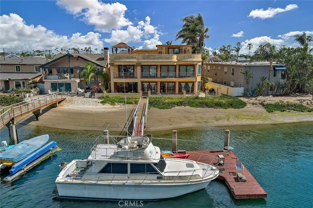 BeachFront and Private Dock BeachFront and Private Dock