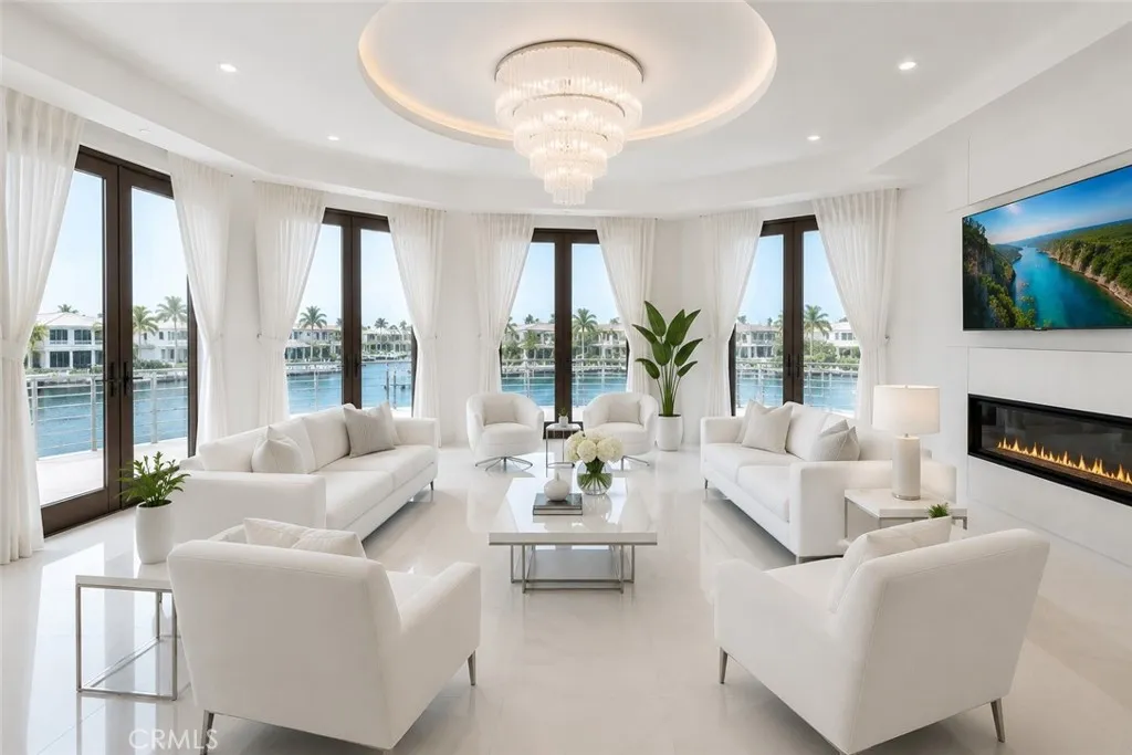 Living/Dining with Water Views Living/Dining with Water Views