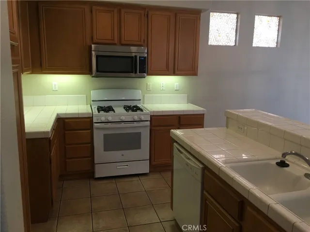 12833 Sunrose Court, Chino, California 91710 — photo 4