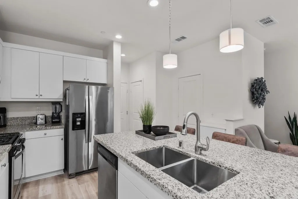 4136 Sitio Flor, Oceanside, California 92057 — photo 5