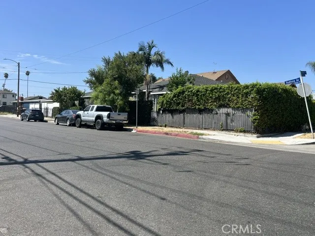 1202 W 90th