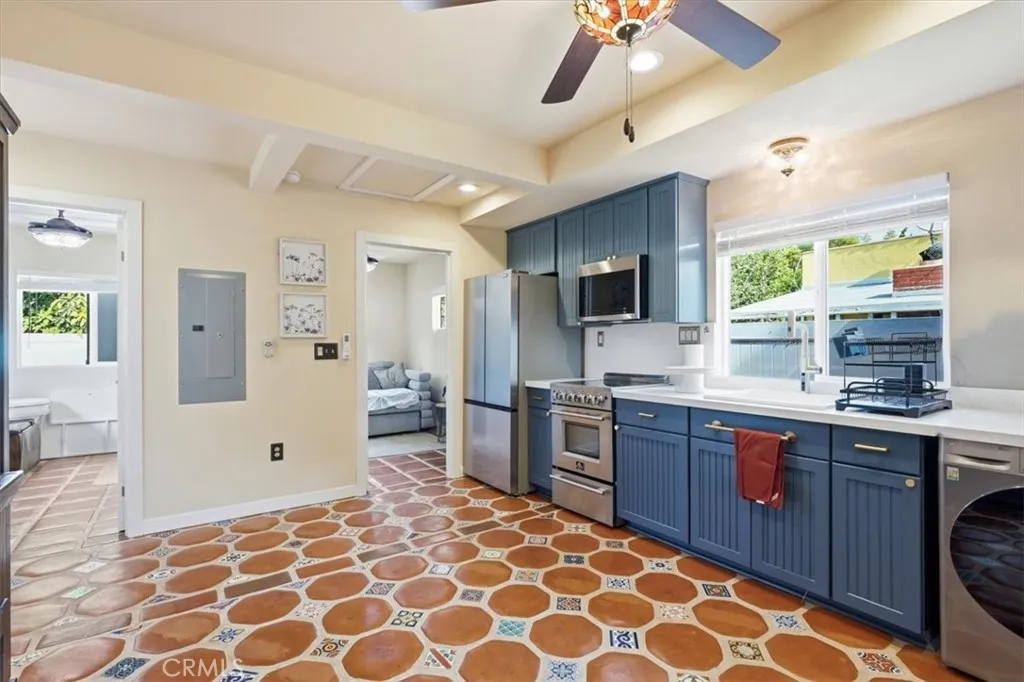 512 S Maple, Santa Ana, California 92701 — photo 5