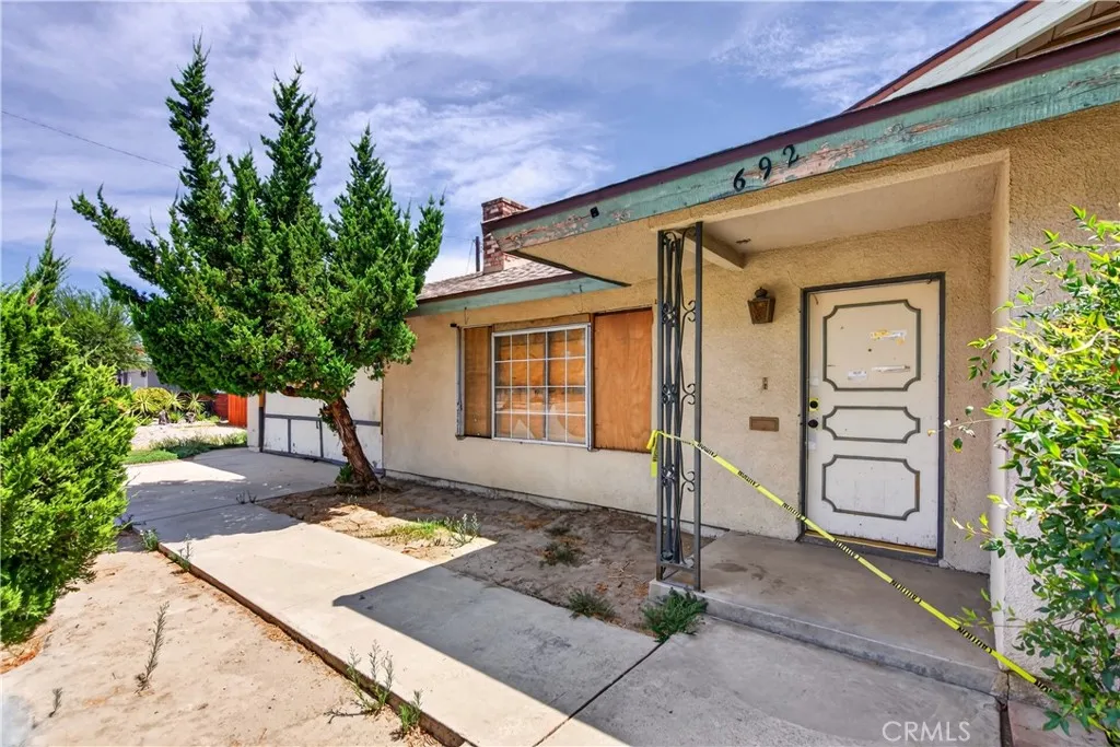692 S Carmalita, Hemet, California 92543 — photo 5