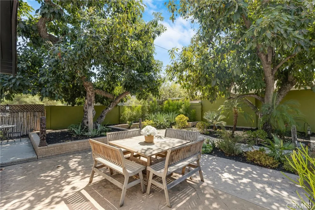 Back yard with ample entertaining space