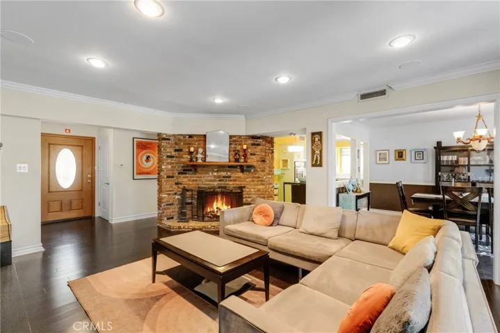1812 W Riverside, Burbank, California 91506 — photo 4