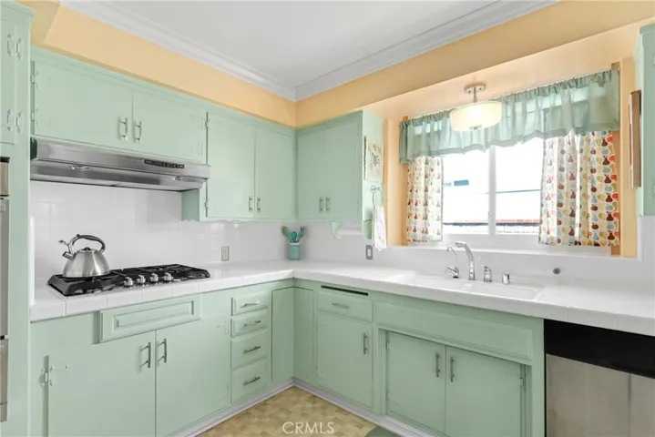 All new glazed counter tops, keeping the vintage feel
