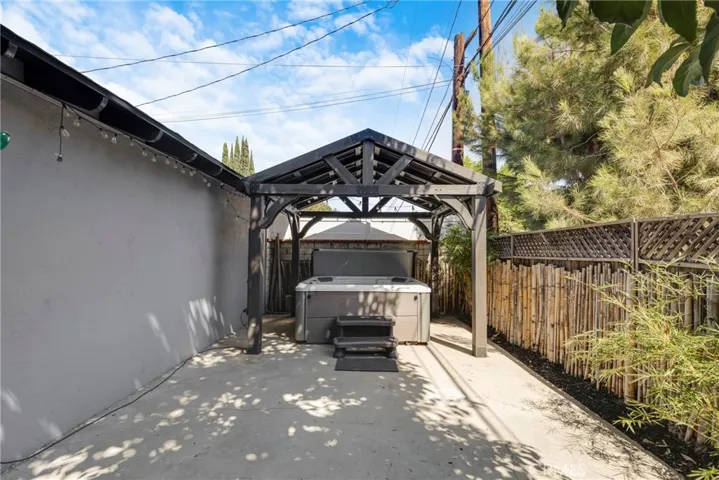 Pergola in the back yard over the jacuzzi