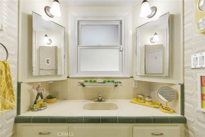 Vintage hall bathroom