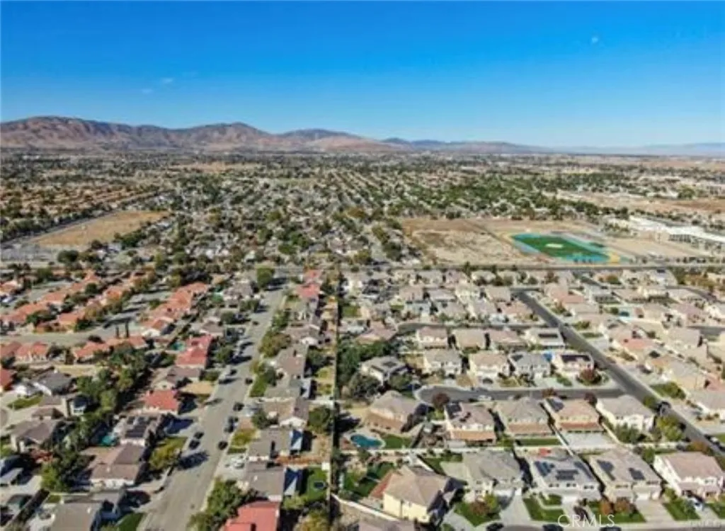 47 Vic Avenue R11, Palmdale, California 93553 — photo 5