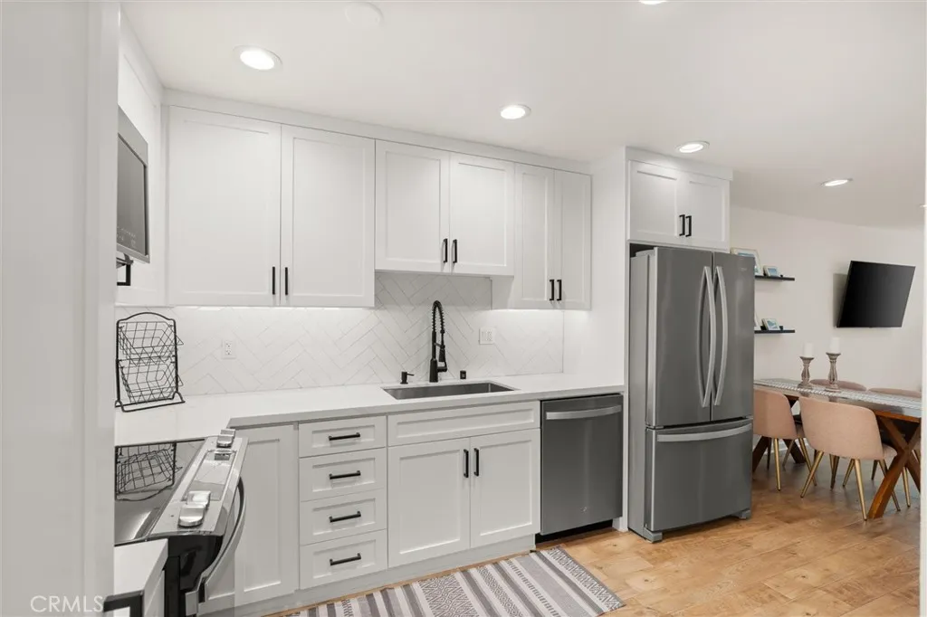 532 N Rossmore Avenue 103, Los Angeles, California 90004 — photo 4
